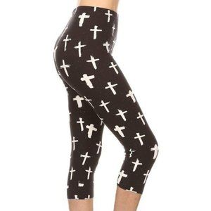 NWT- Plus Size L-1x One size Capri Legging